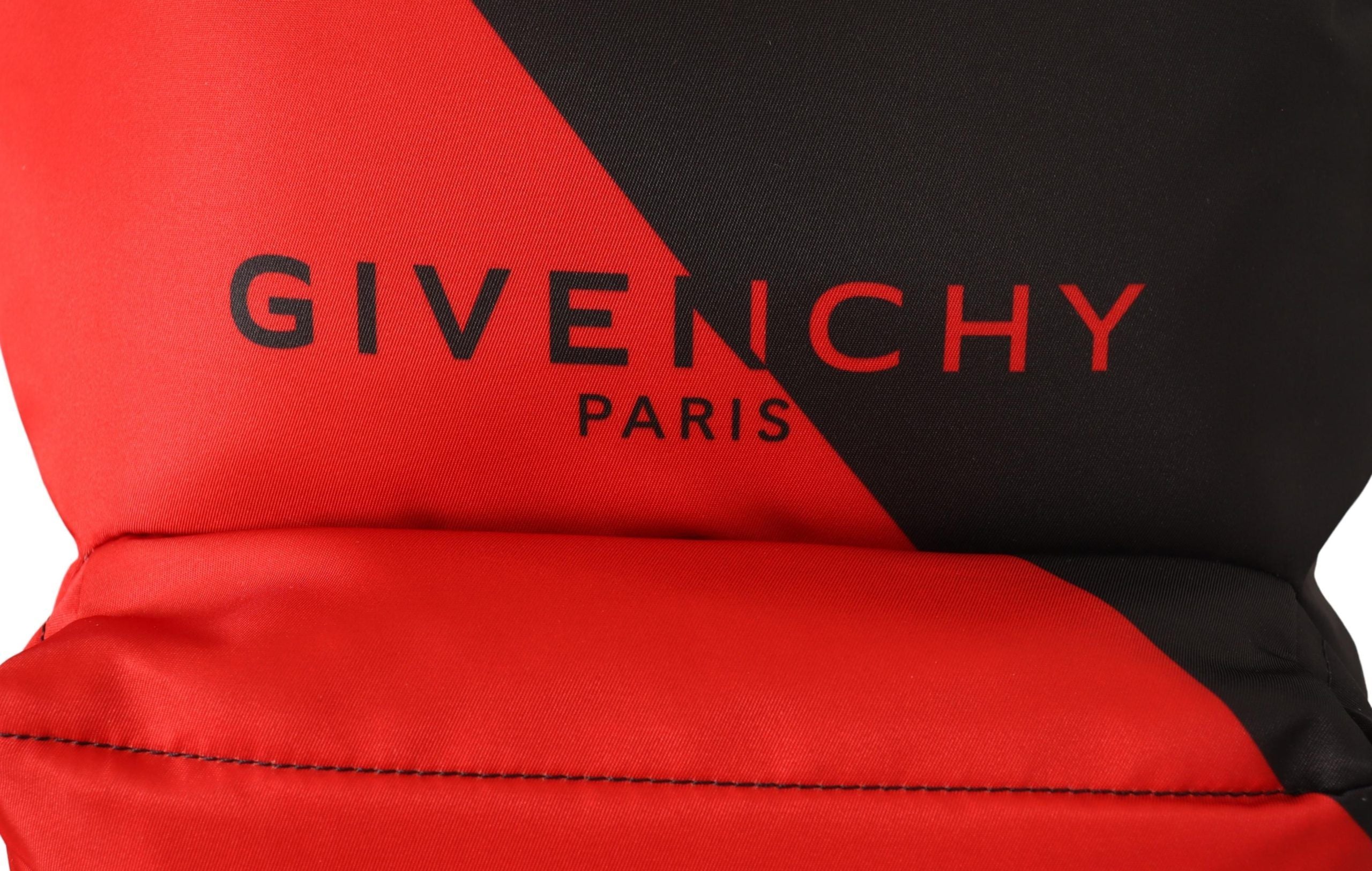 Givenchy Sleek Urban Backpack σε μαύρο και κόκκινο