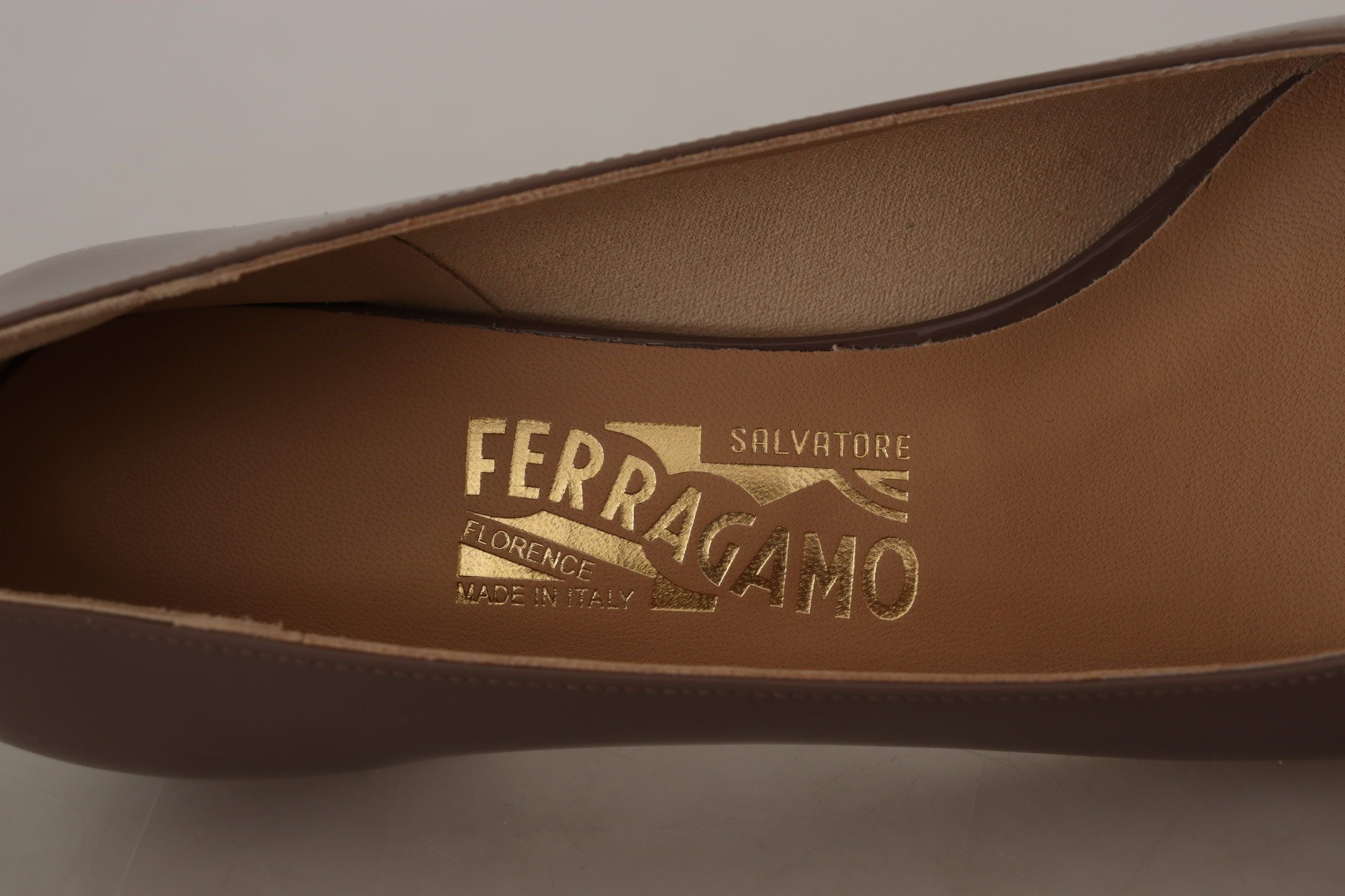 Salvatore Ferragamo Elegant Caraway Brown Pumps με φιόγκο Vara