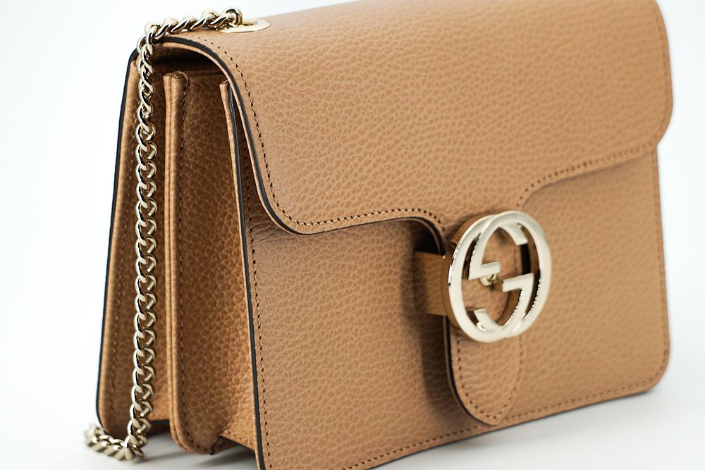 Gucci Elegant Beige Shoulder Bag with GG Snap