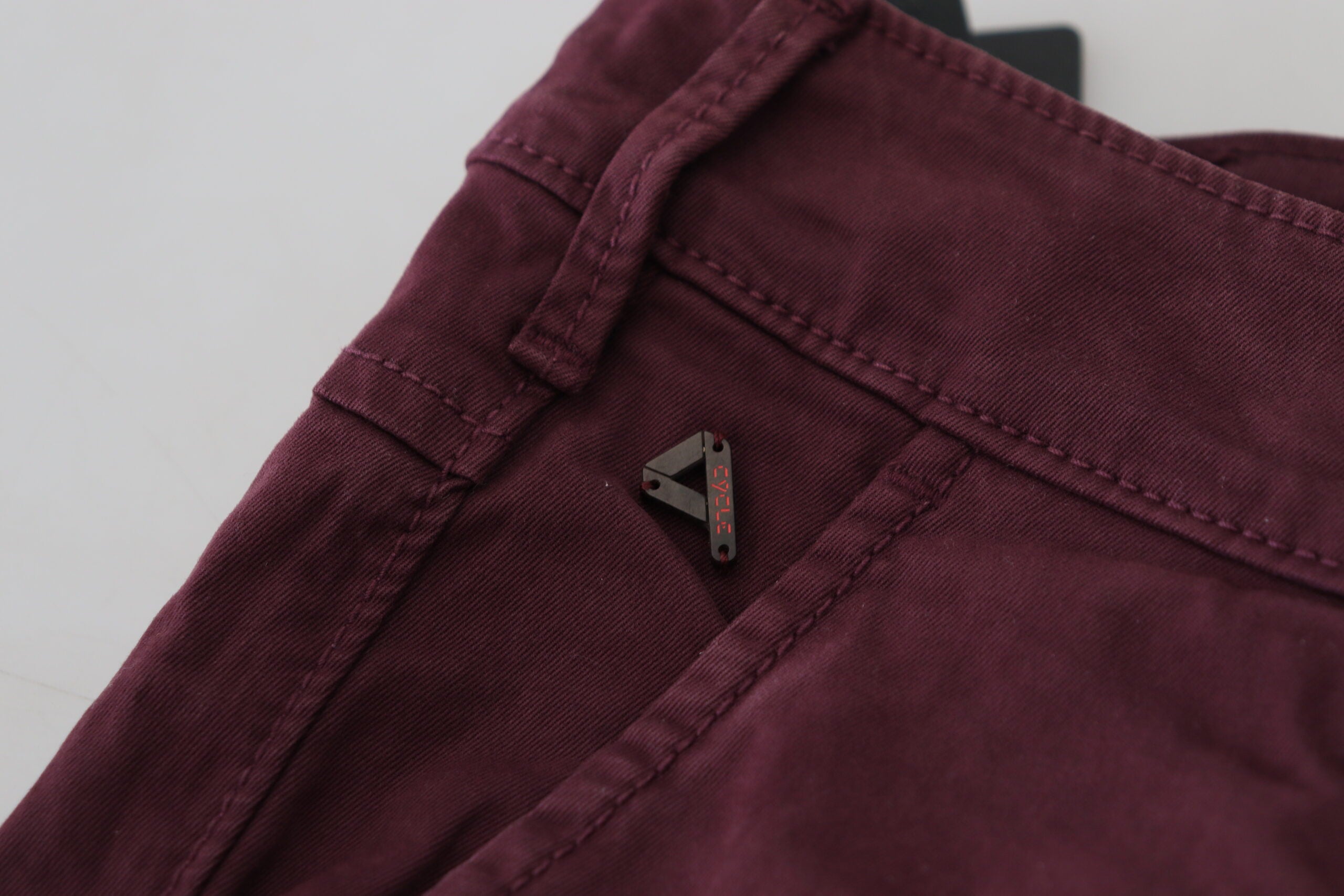 Βαμβακερό παντελόνι CYCLE Maroon Skinny Fit