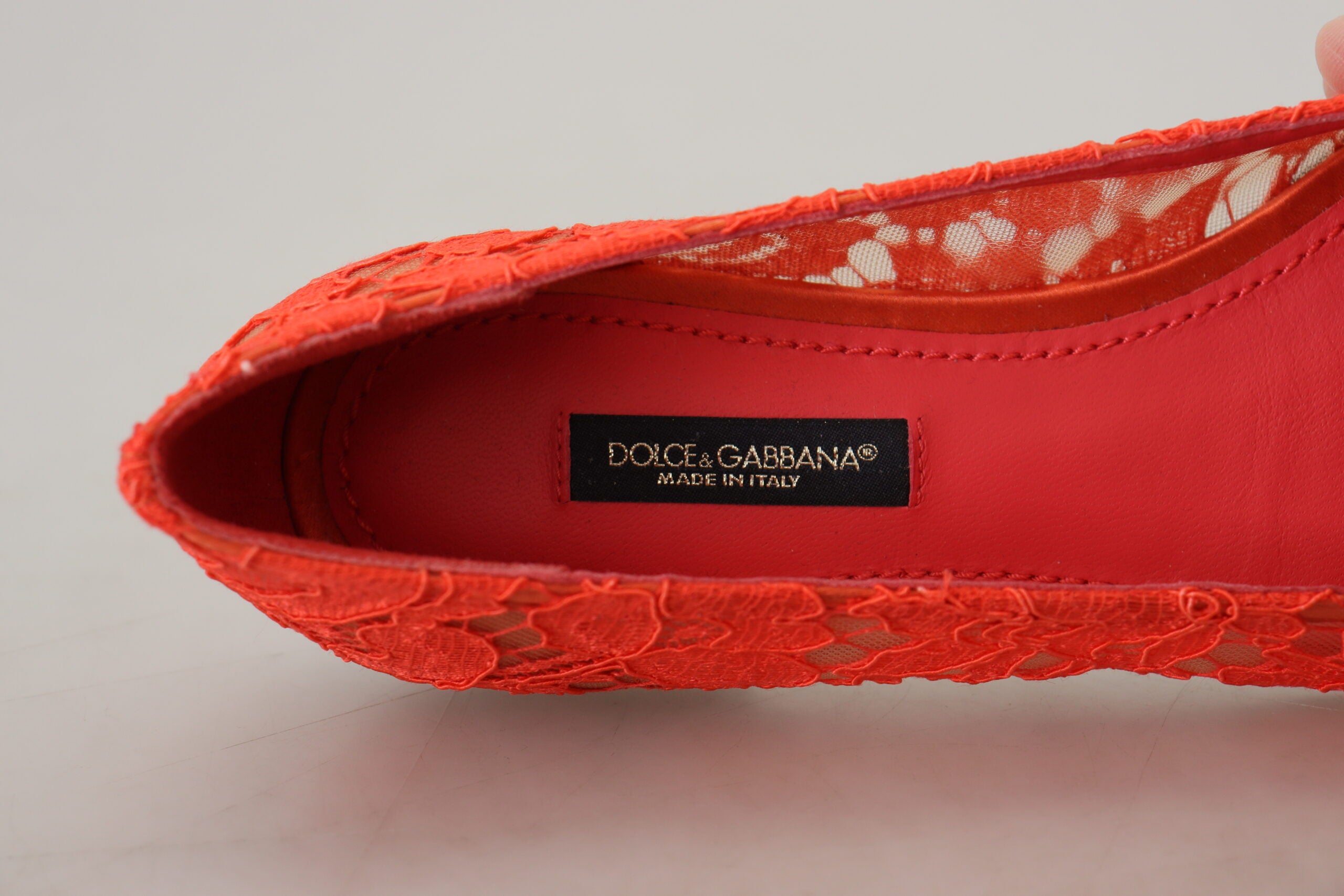 Dolce &amp; Gabbana Κομψά Lace Vally Flats σε κόκκινο κοραλί