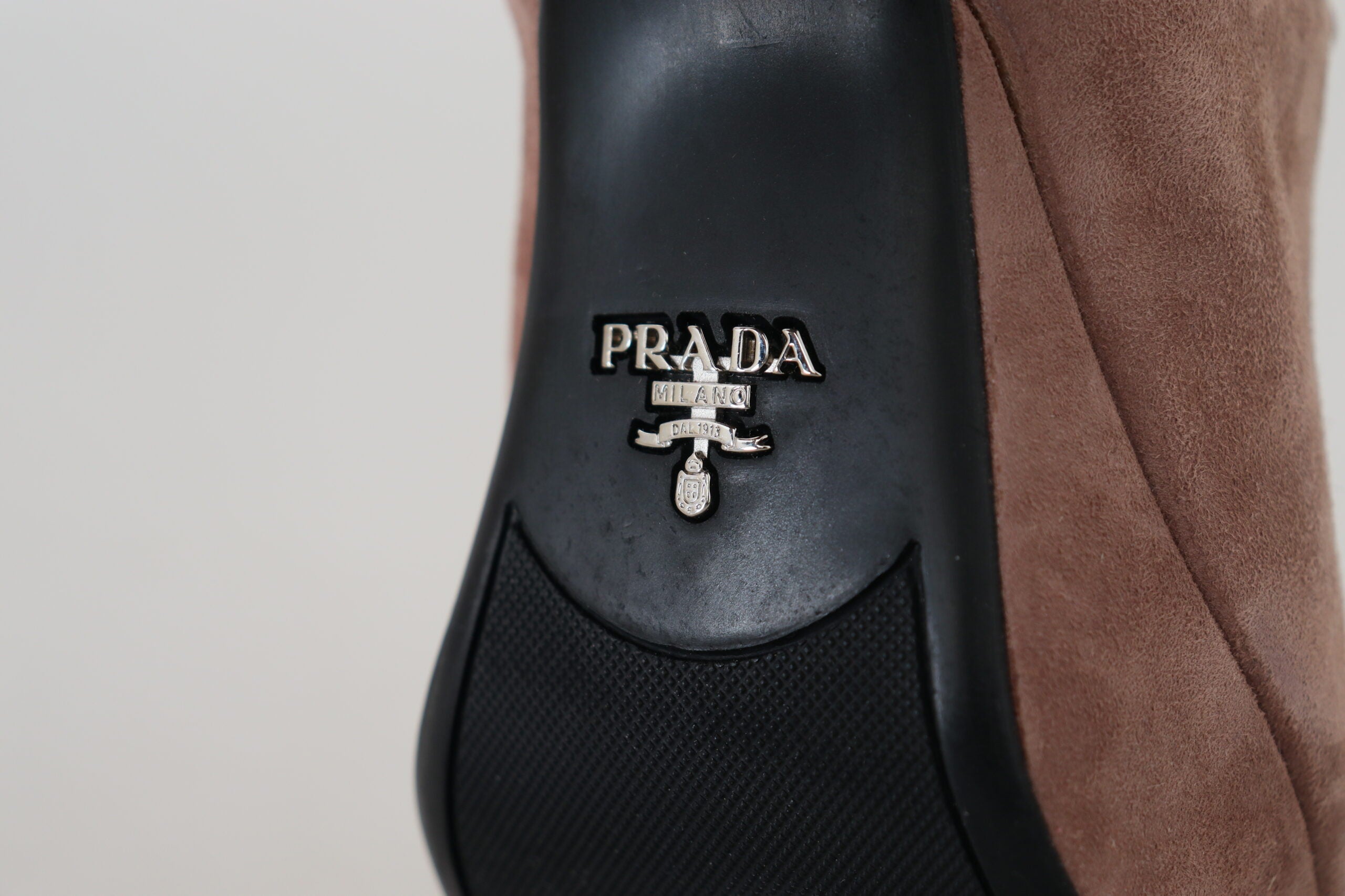 Prada Elegant Σκούρο Ροζ σουέντ Γόβες