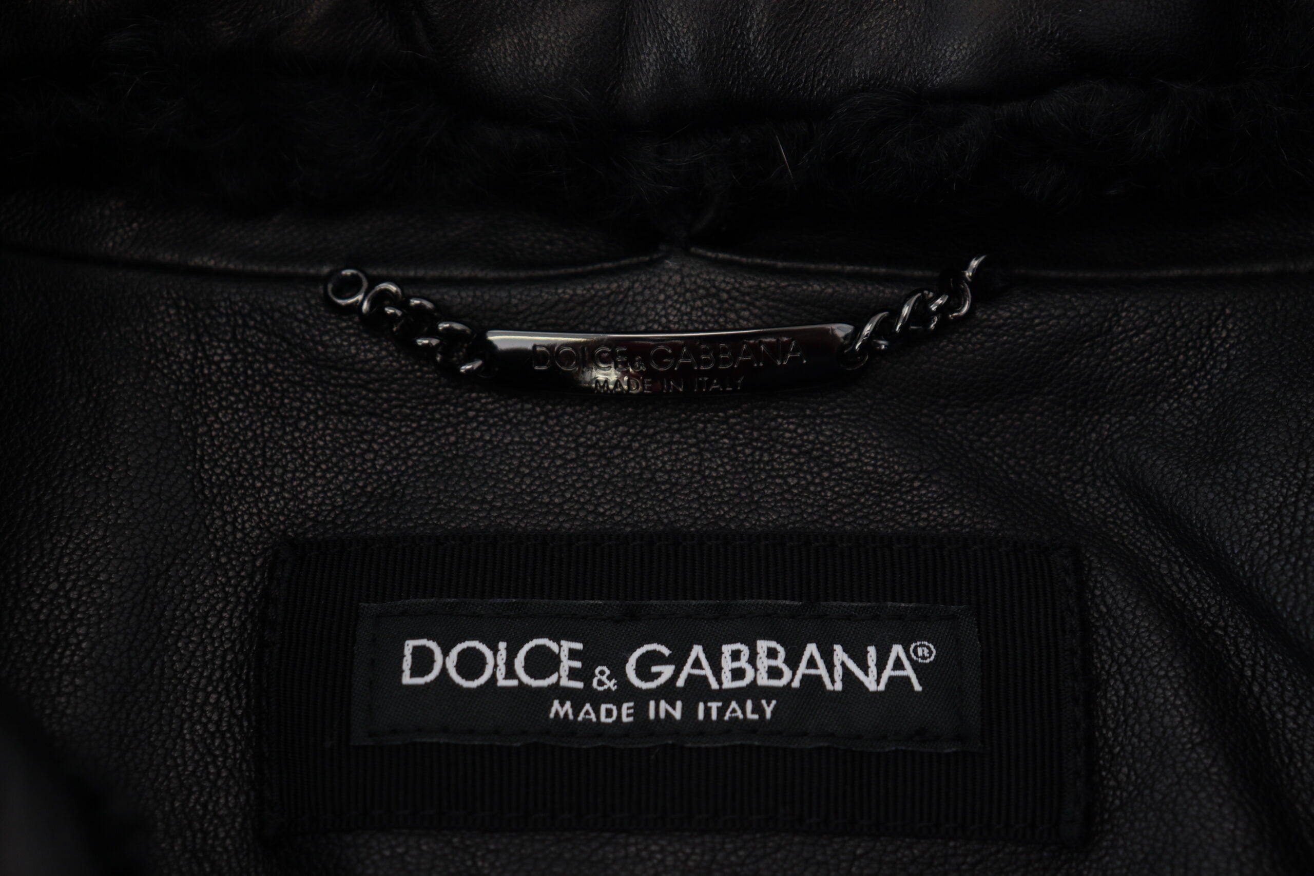 Dolce & Gabbana Chic μαύρο δερμάτινο μπουφάν με μεταξωτή επένδυση