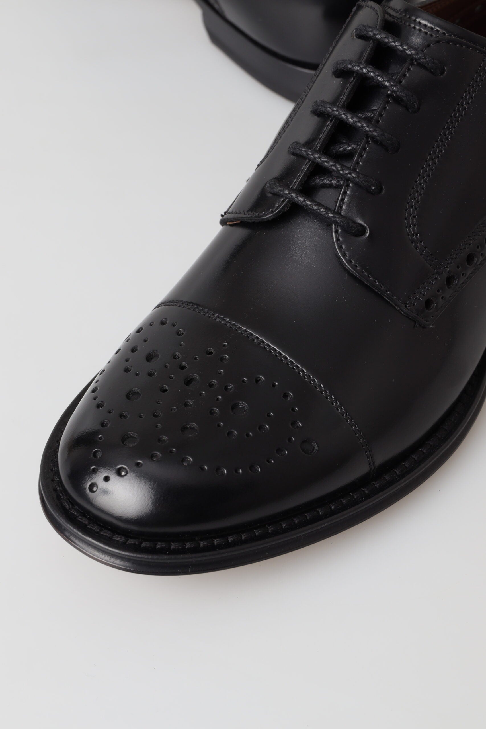 Dolce &amp; Gabbana Κομψά μαύρα δερμάτινα παπούτσια Oxford Wingtip