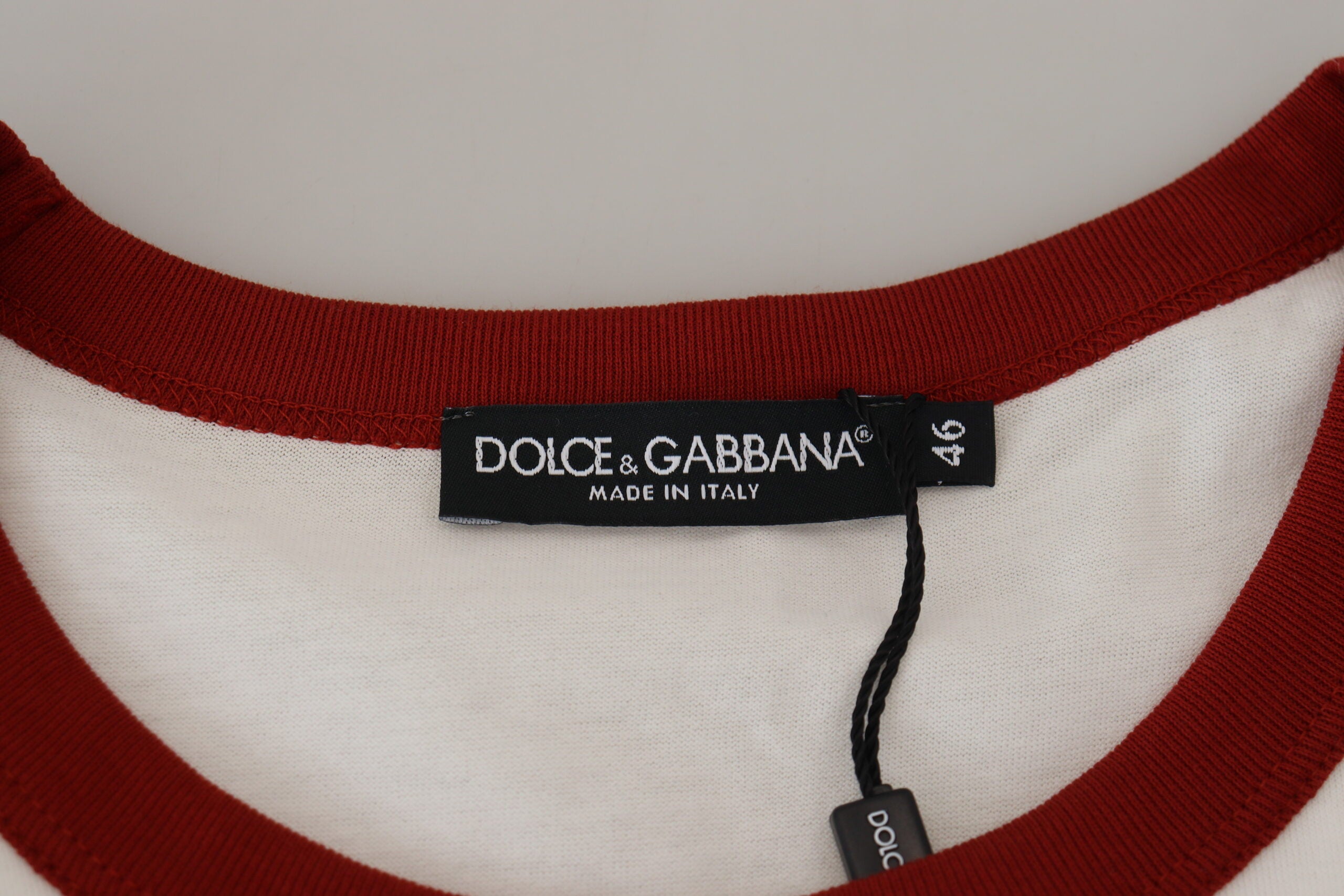 Κομψό βαμβακερό μπλουζάκι Dolce &amp; Gabbana με λευκό λαιμόκοψη