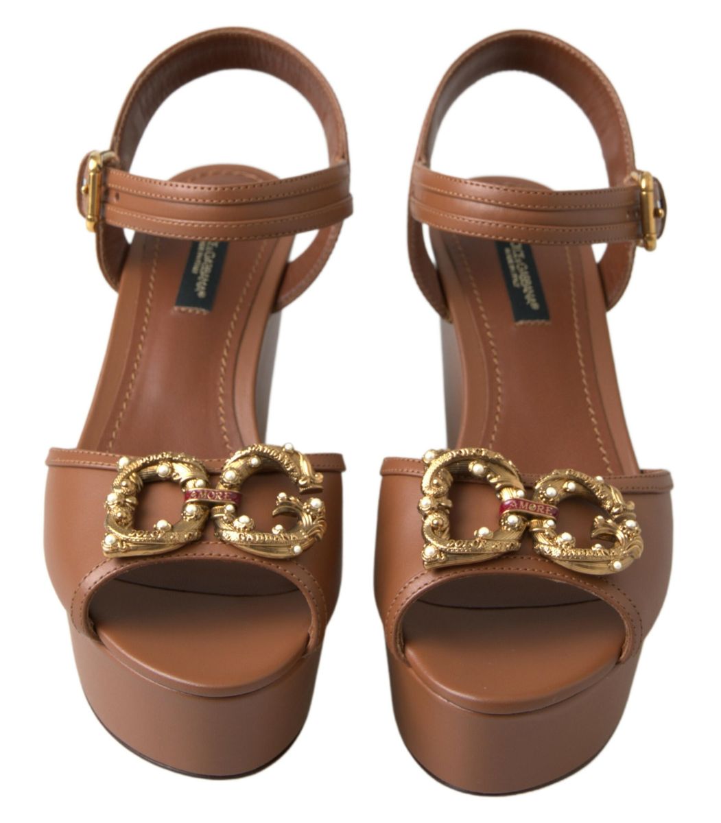 Dolce &amp; Gabbana Chic καφέ Δερμάτινο λουράκι αστραγάλου Wedges