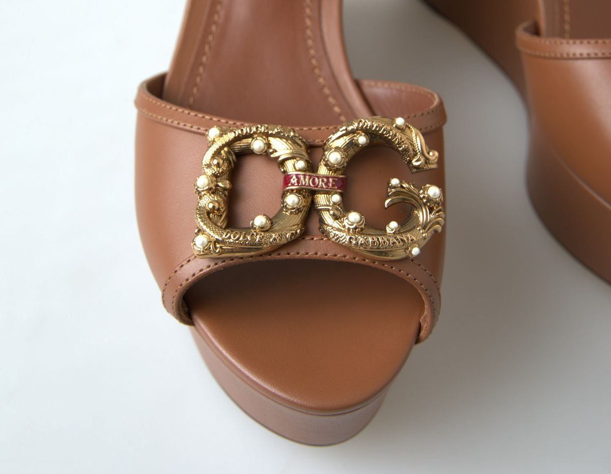 Dolce &amp; Gabbana Chic καφέ Δερμάτινο λουράκι αστραγάλου Wedges