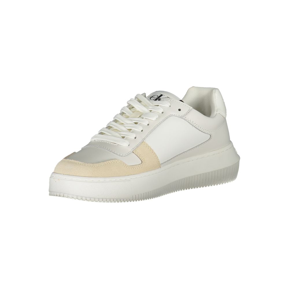 Calvin Klein Κομψά Λευκά Sneakers με Κορδόνια και Αντίθετη Λεπτομέρεια