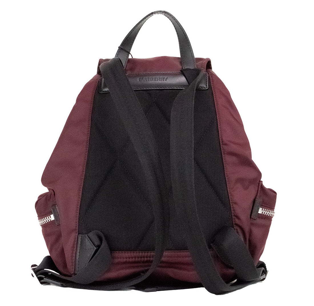 Burberry Medium Burgundy Econyl Nylon Σακίδιο πλάτης με κορδόνι Τσάντα πλάτης