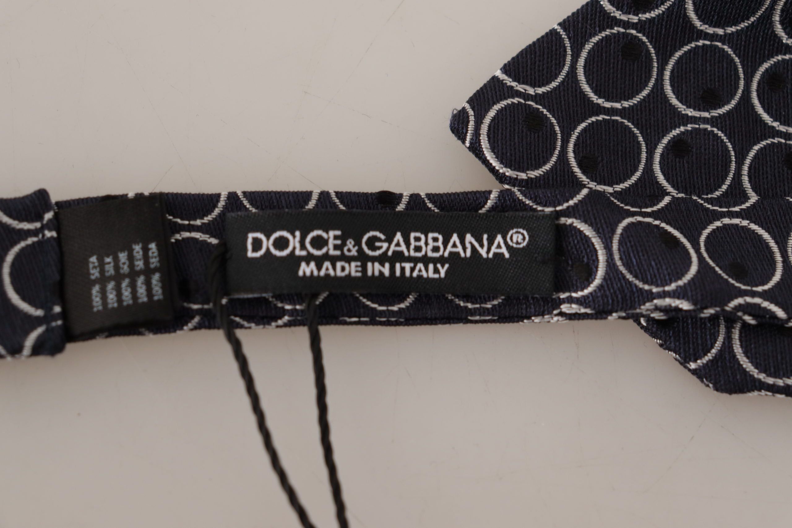 Κομψό ασπρόμαυρο μεταξωτό παπιγιόν Dolce &amp; Gabbana